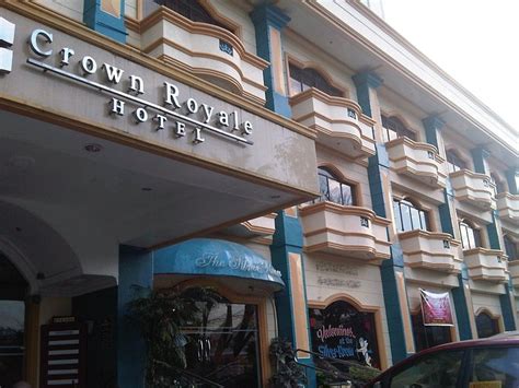 Crown Royale Hotel,Balanga .